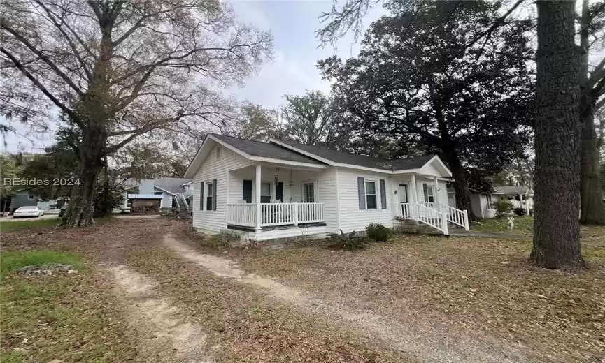 Ridgeland, South Carolina 29936, 2 Bedrooms Bedrooms, ,1 BathroomBathrooms,Residential,For Sale,442405