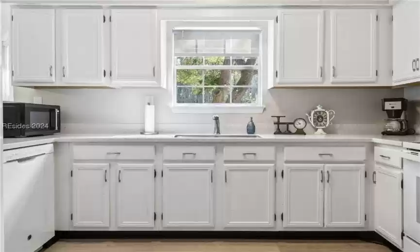 Beaufort, South Carolina 29907, 3 Bedrooms Bedrooms, ,2 BathroomsBathrooms,Residential,For Sale,442579