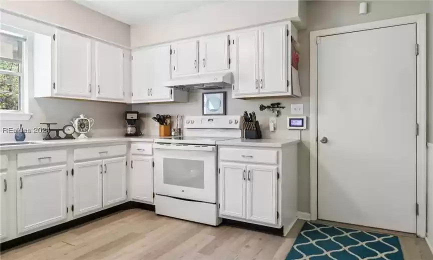 Beaufort, South Carolina 29907, 3 Bedrooms Bedrooms, ,2 BathroomsBathrooms,Residential,For Sale,442579