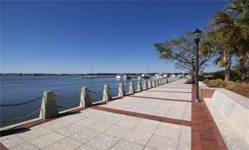 Beaufort, South Carolina 29902, 5 Bedrooms Bedrooms, ,2 BathroomsBathrooms,Residential,For Sale,442879