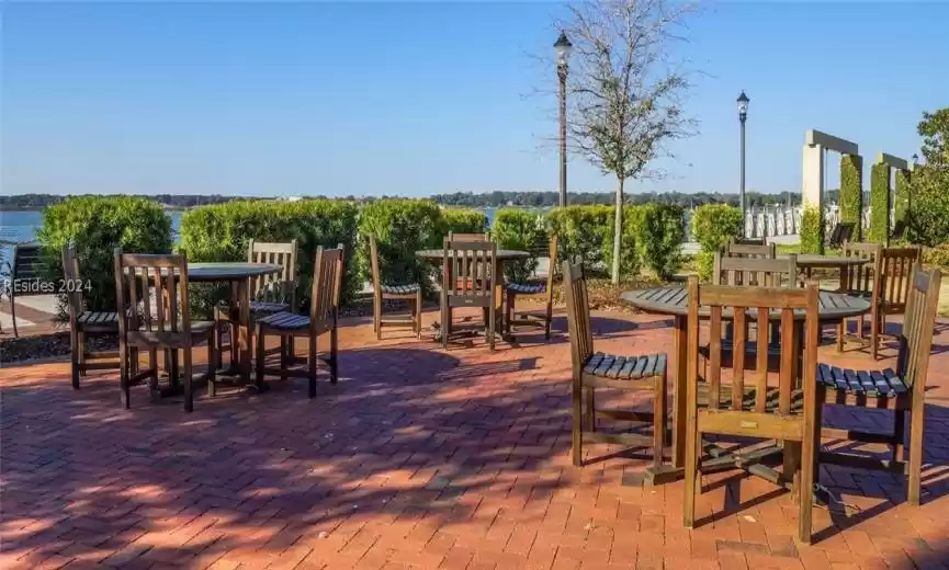 Beaufort, South Carolina 29902, 5 Bedrooms Bedrooms, ,2 BathroomsBathrooms,Residential,For Sale,442879
