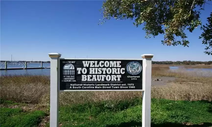 Beaufort, South Carolina 29902, 5 Bedrooms Bedrooms, ,2 BathroomsBathrooms,Residential,For Sale,442879