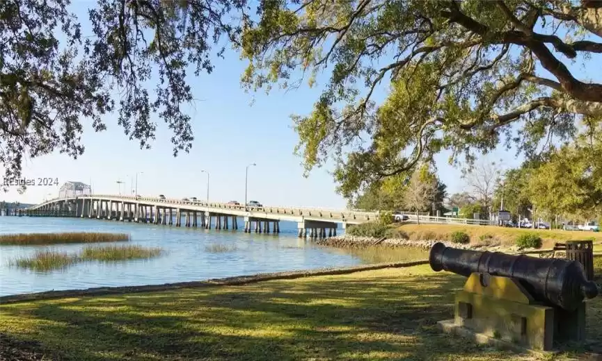Beaufort, South Carolina 29902, 5 Bedrooms Bedrooms, ,2 BathroomsBathrooms,Residential,For Sale,442879