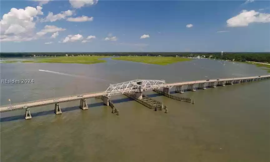 Beaufort, South Carolina 29902, 5 Bedrooms Bedrooms, ,2 BathroomsBathrooms,Residential,For Sale,442879