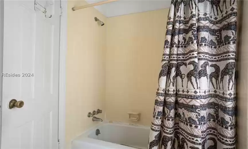 Beaufort, South Carolina 29902, 5 Bedrooms Bedrooms, ,2 BathroomsBathrooms,Residential,For Sale,442879