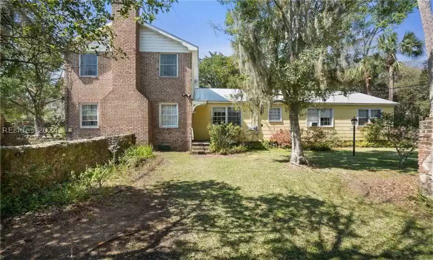 Beaufort, South Carolina 29902, 5 Bedrooms Bedrooms, ,2 BathroomsBathrooms,Residential,For Sale,442879