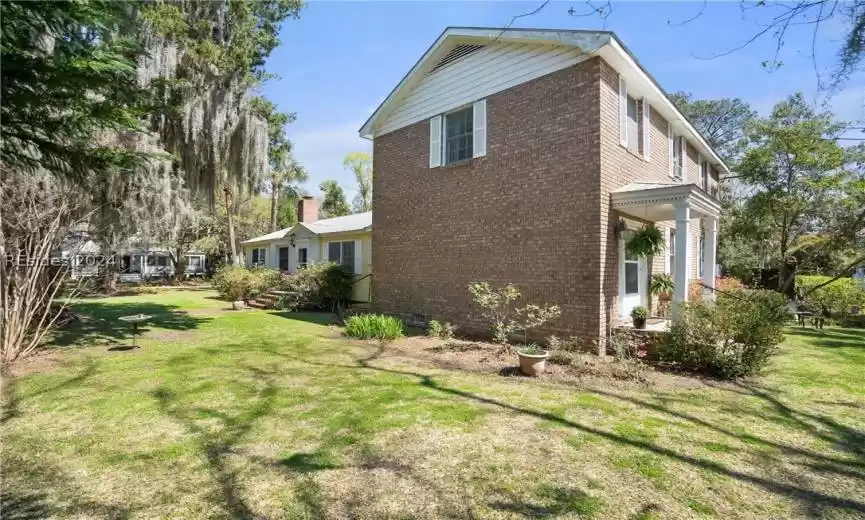 Beaufort, South Carolina 29902, 5 Bedrooms Bedrooms, ,2 BathroomsBathrooms,Residential,For Sale,442879