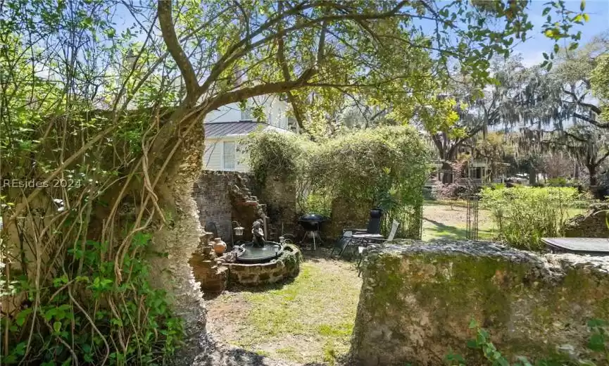 Beaufort, South Carolina 29902, 5 Bedrooms Bedrooms, ,2 BathroomsBathrooms,Residential,For Sale,442879