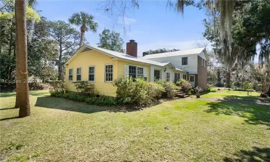 Beaufort, South Carolina 29902, 5 Bedrooms Bedrooms, ,2 BathroomsBathrooms,Residential,For Sale,442879