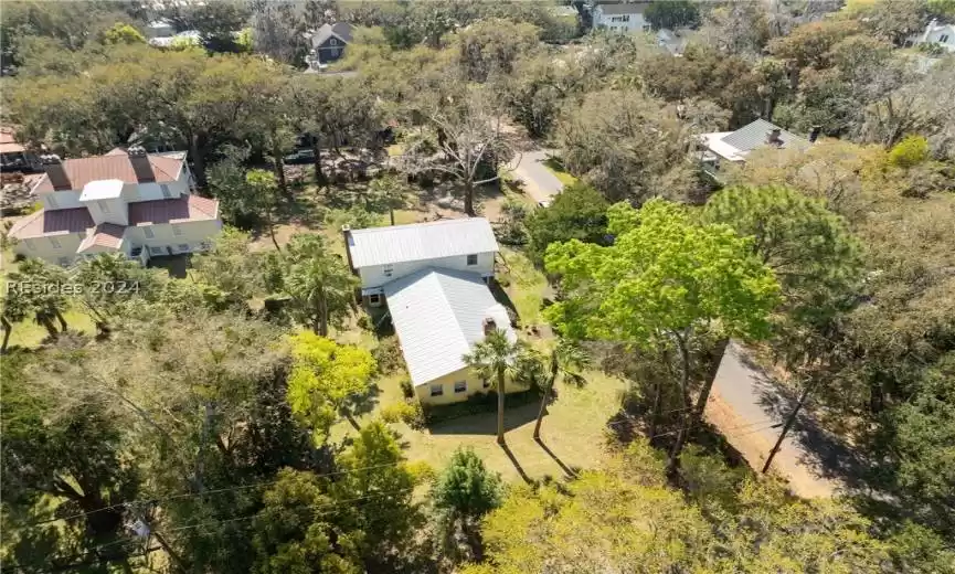 Beaufort, South Carolina 29902, 5 Bedrooms Bedrooms, ,2 BathroomsBathrooms,Residential,For Sale,442879