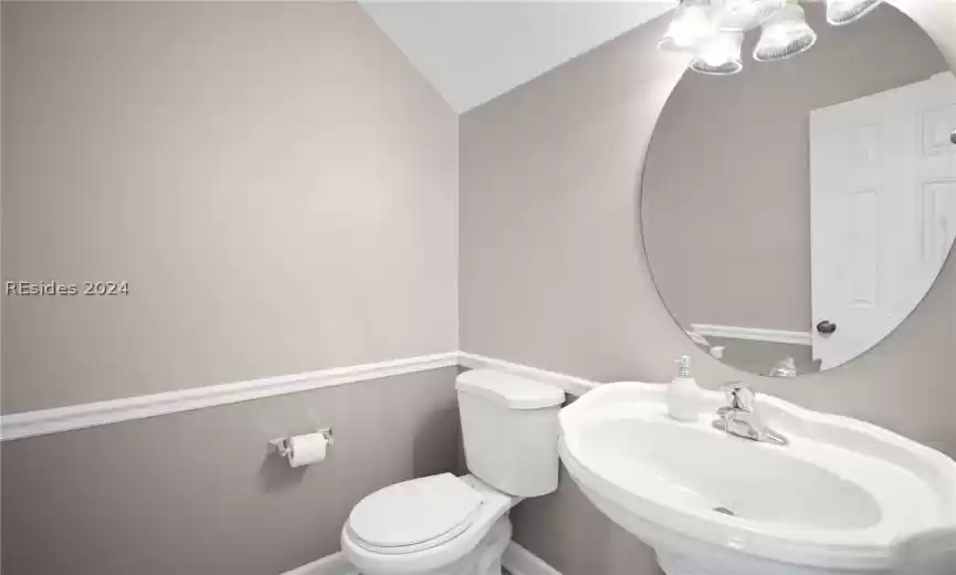 Ground floor 1/2 bath