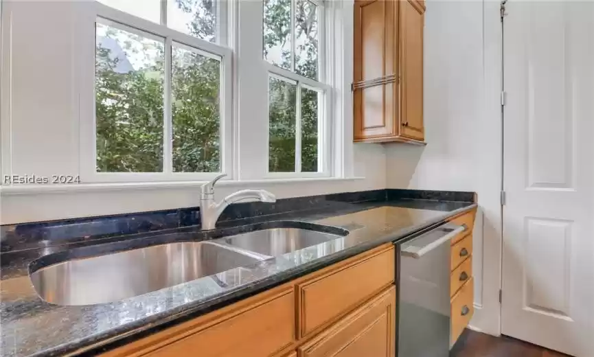 Beaufort, South Carolina 29907, 4 Bedrooms Bedrooms, ,4 BathroomsBathrooms,Residential,For Sale,442909