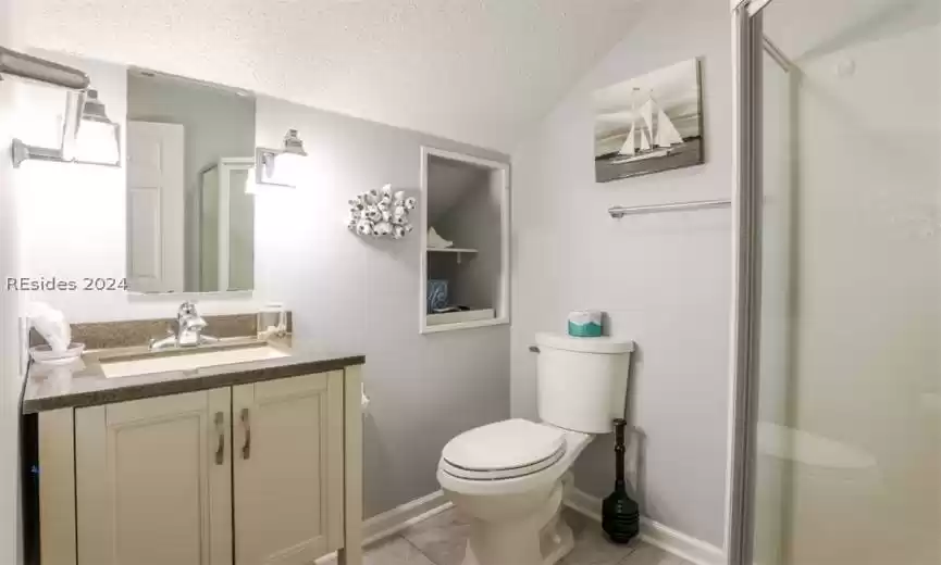 2nd Floor Bathroom
