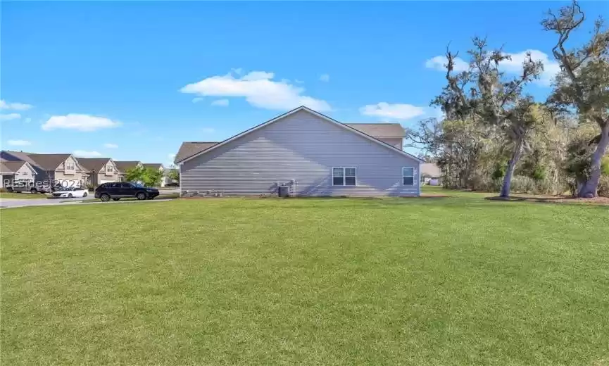 deeded side yard