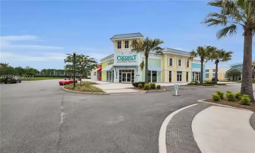 Business center and dog grooming salon