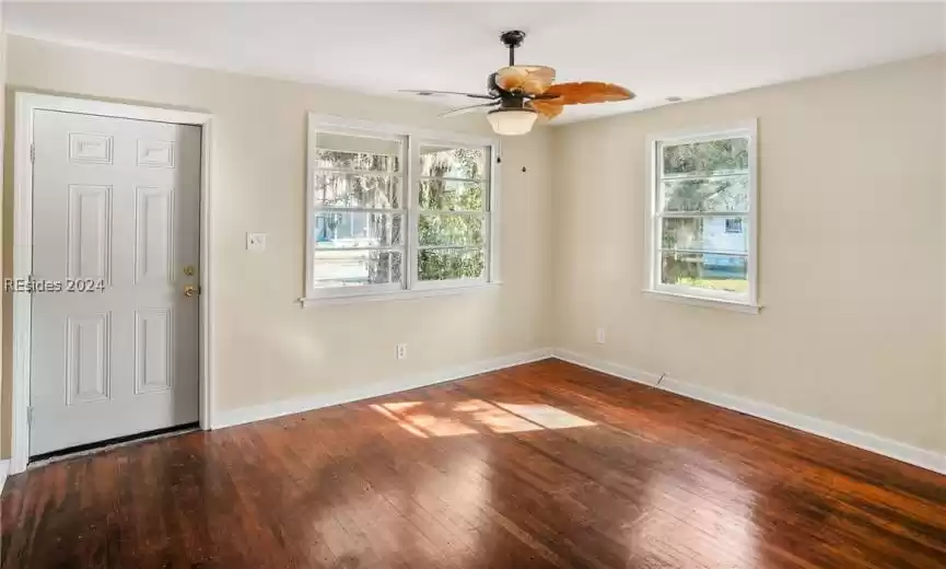 Beaufort, South Carolina 29902, 3 Bedrooms Bedrooms, ,1 BathroomBathrooms,Residential,For Sale,442829