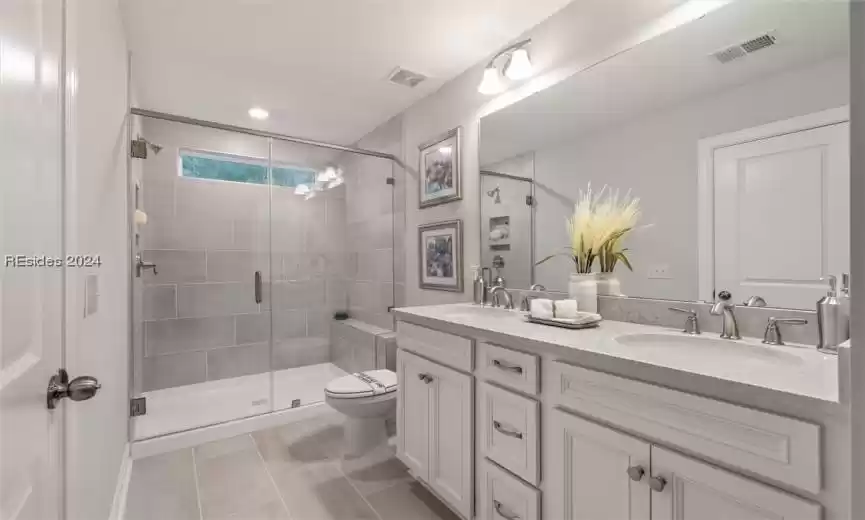 *Pictures are from a staged Blakely in Charleston*