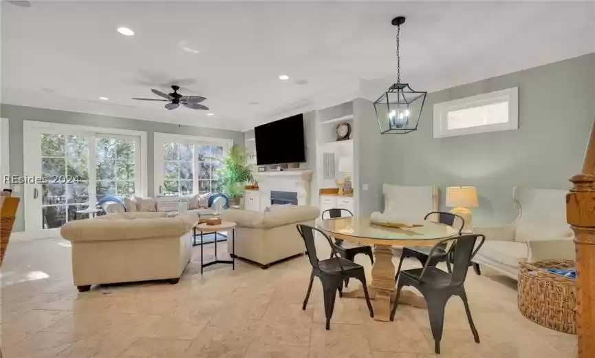 Breakfast area
