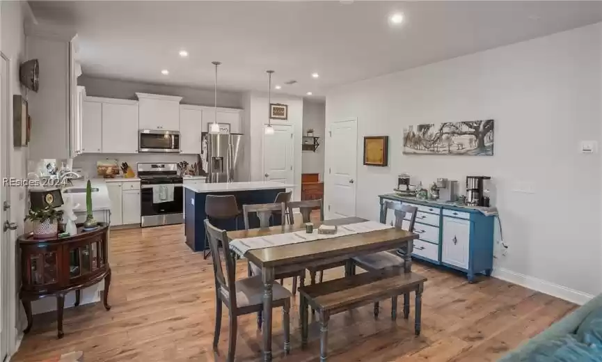 Beaufort, South Carolina 29902, 4 Bedrooms Bedrooms, ,2 BathroomsBathrooms,Residential,For Sale,442693