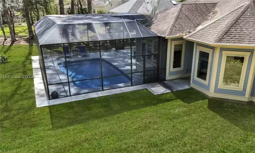 A closer shot of the 25'x15' pool and the 35'x25' lanai that surrounds it ... enjoy all of this 875 sq ft living space all year round!