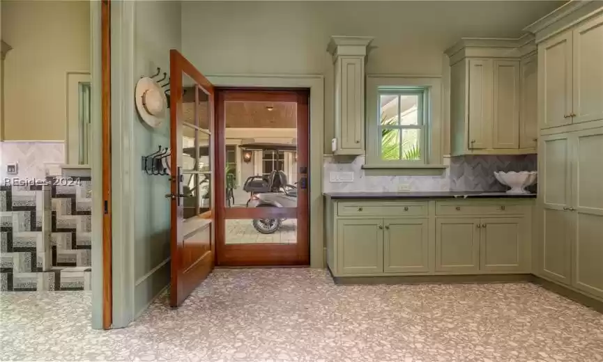 Bluffton, South Carolina 29910, 7 Bedrooms Bedrooms, ,8 BathroomsBathrooms,Residential,For Sale,442811