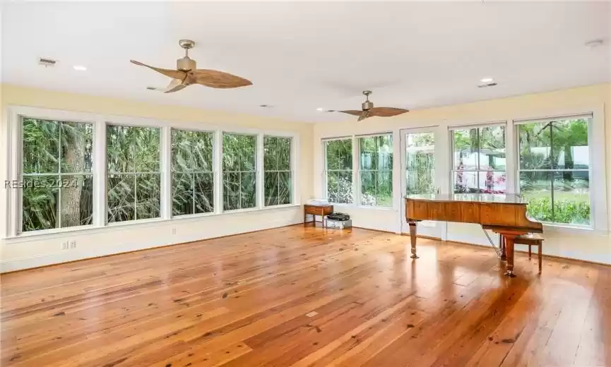 Beaufort, South Carolina 29902, 4 Bedrooms Bedrooms, ,5 BathroomsBathrooms,Residential,For Sale,442712