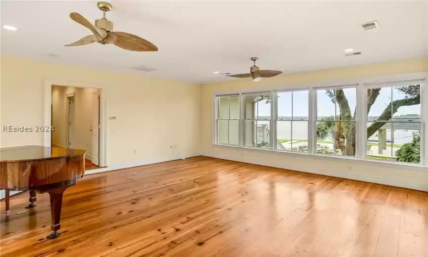 Beaufort, South Carolina 29902, 4 Bedrooms Bedrooms, ,5 BathroomsBathrooms,Residential,For Sale,442712