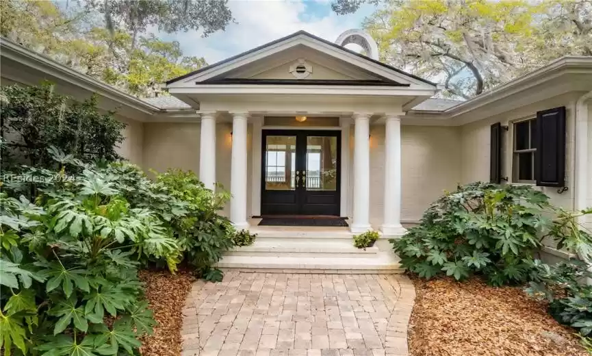 Beaufort, South Carolina 29902, 4 Bedrooms Bedrooms, ,5 BathroomsBathrooms,Residential,For Sale,442712