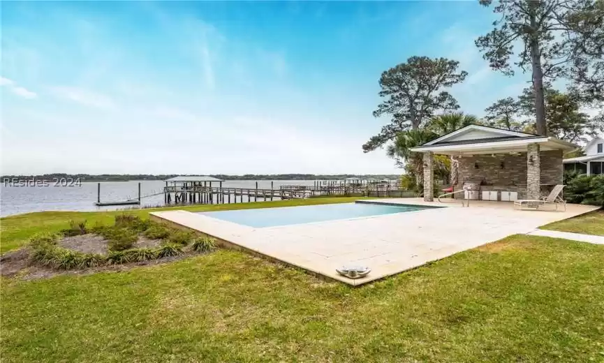 Beaufort, South Carolina 29902, 4 Bedrooms Bedrooms, ,5 BathroomsBathrooms,Residential,For Sale,442712
