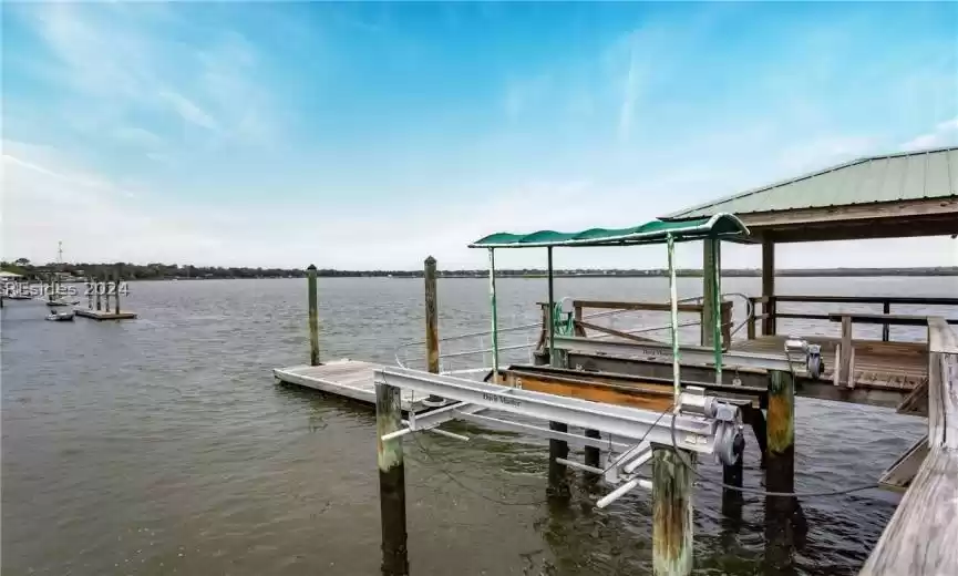 Beaufort, South Carolina 29902, 4 Bedrooms Bedrooms, ,5 BathroomsBathrooms,Residential,For Sale,442712