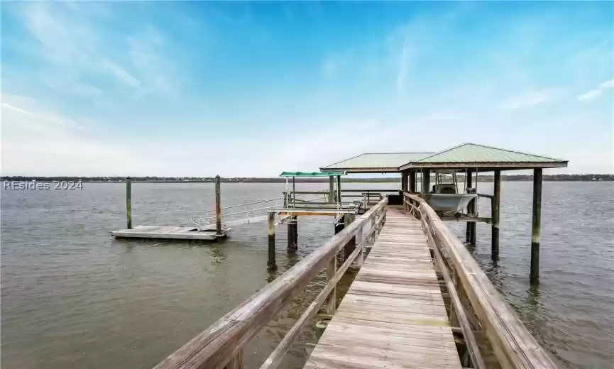 Beaufort, South Carolina 29902, 4 Bedrooms Bedrooms, ,5 BathroomsBathrooms,Residential,For Sale,442712