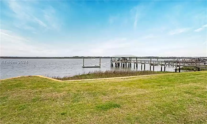 Beaufort, South Carolina 29902, 4 Bedrooms Bedrooms, ,5 BathroomsBathrooms,Residential,For Sale,442712