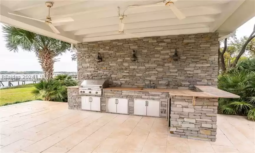 Beaufort, South Carolina 29902, 4 Bedrooms Bedrooms, ,5 BathroomsBathrooms,Residential,For Sale,442712