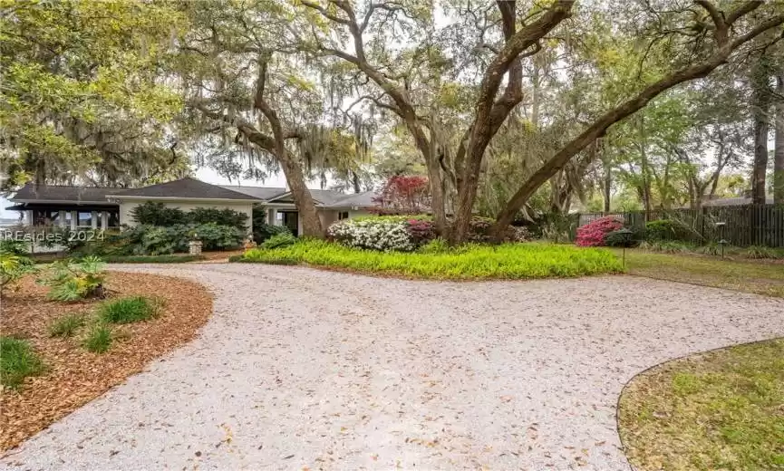 Beaufort, South Carolina 29902, 4 Bedrooms Bedrooms, ,5 BathroomsBathrooms,Residential,For Sale,442712