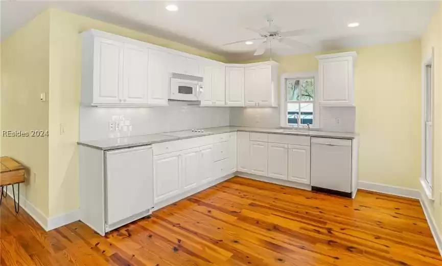 Beaufort, South Carolina 29902, 4 Bedrooms Bedrooms, ,5 BathroomsBathrooms,Residential,For Sale,442712
