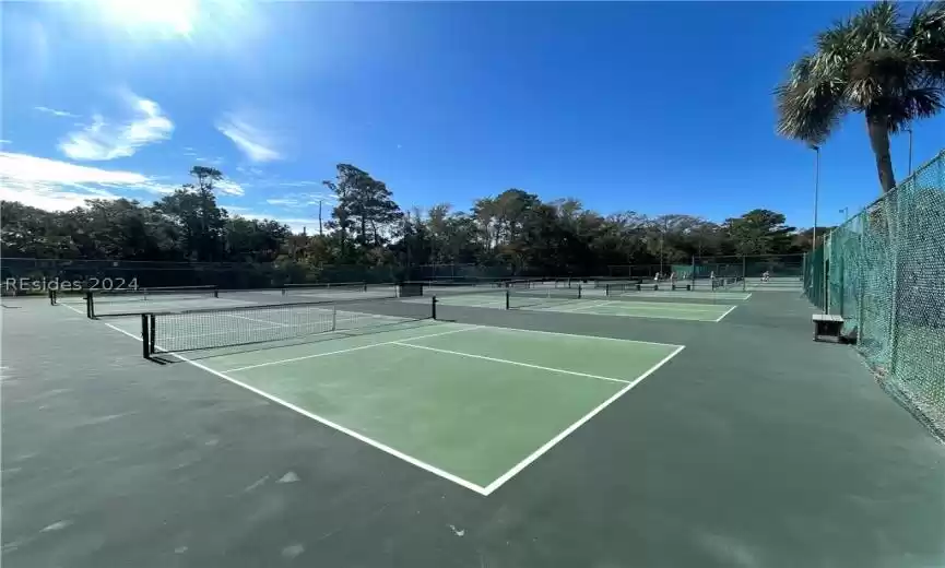 12 new and lighted pickleball courts