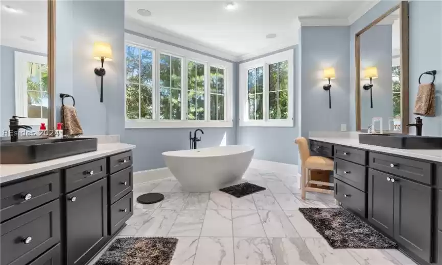 Hilton Head Island, South Carolina 29926, 5 Bedrooms Bedrooms, ,5 BathroomsBathrooms,Residential,For Sale,442285