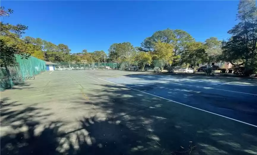 Community Tennis and Basketball Courts