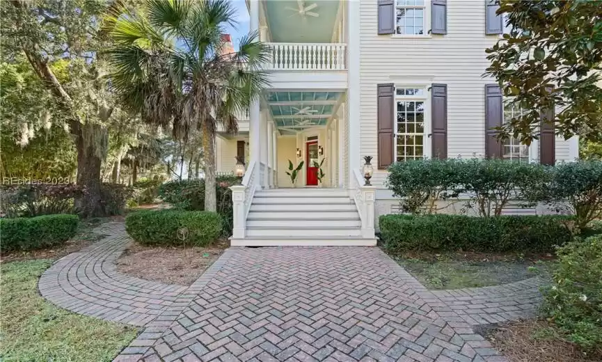 View of property entrance