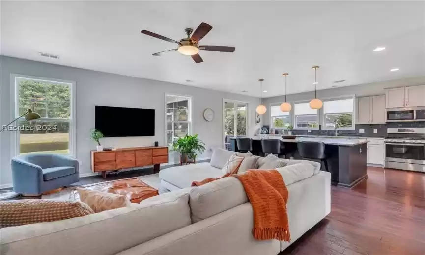 Bluffton, South Carolina 29910, 5 Bedrooms Bedrooms, ,3 BathroomsBathrooms,Residential,For Sale,442710