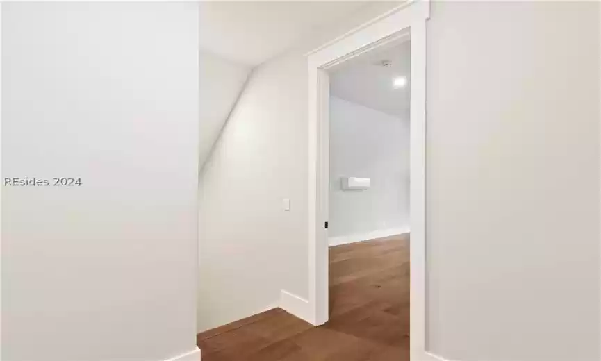 Carriage House Apt