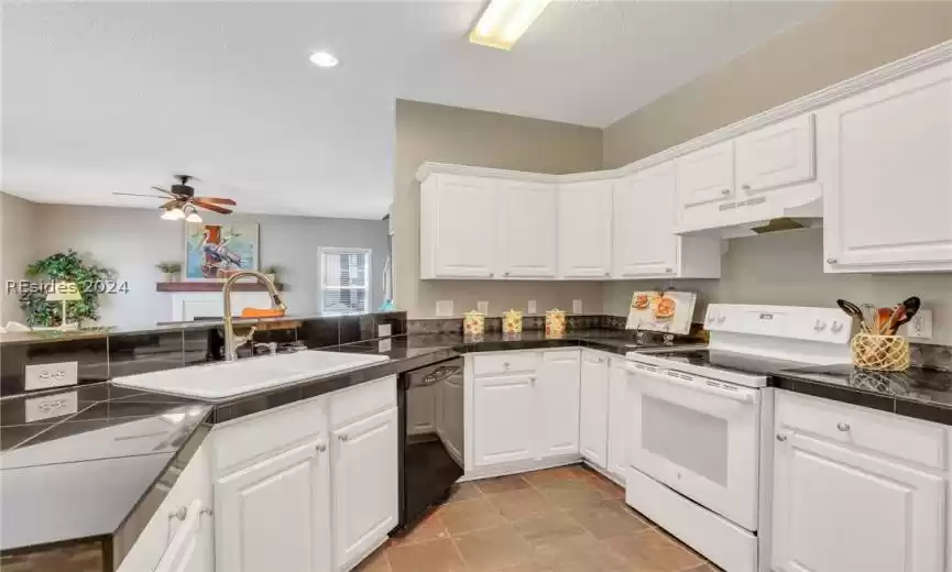 Bluffton, South Carolina 29910, 5 Bedrooms Bedrooms, ,2 BathroomsBathrooms,Residential,For Sale,443320