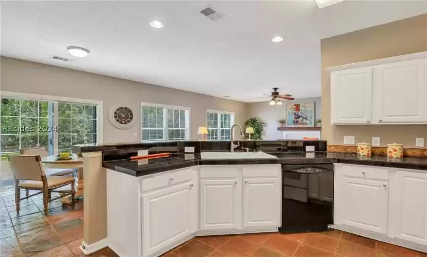 Bluffton, South Carolina 29910, 5 Bedrooms Bedrooms, ,2 BathroomsBathrooms,Residential,For Sale,443320