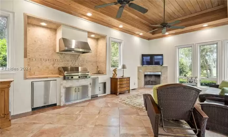 Hilton Head Island, South Carolina 29928, 5 Bedrooms Bedrooms, ,5 BathroomsBathrooms,Residential,For Sale,442589