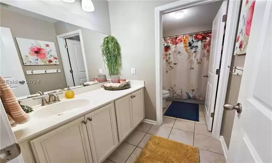 Full Bathroom Upstairs