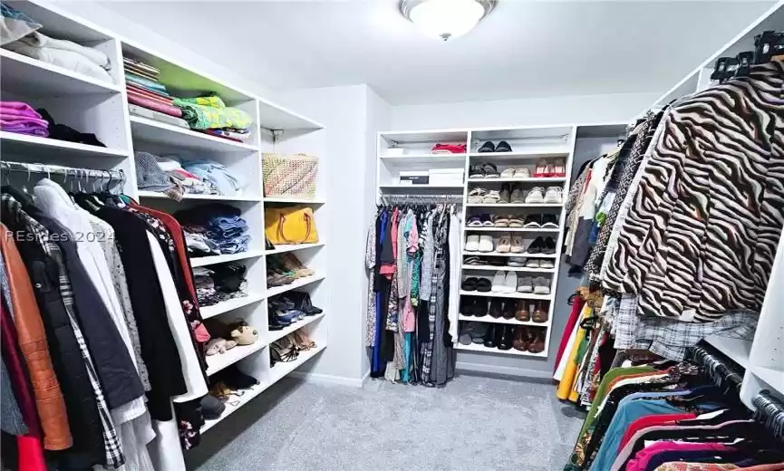 Walk-in Closet