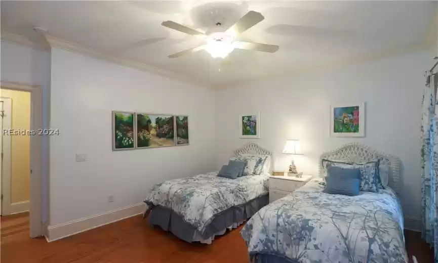 Bedroom with 5