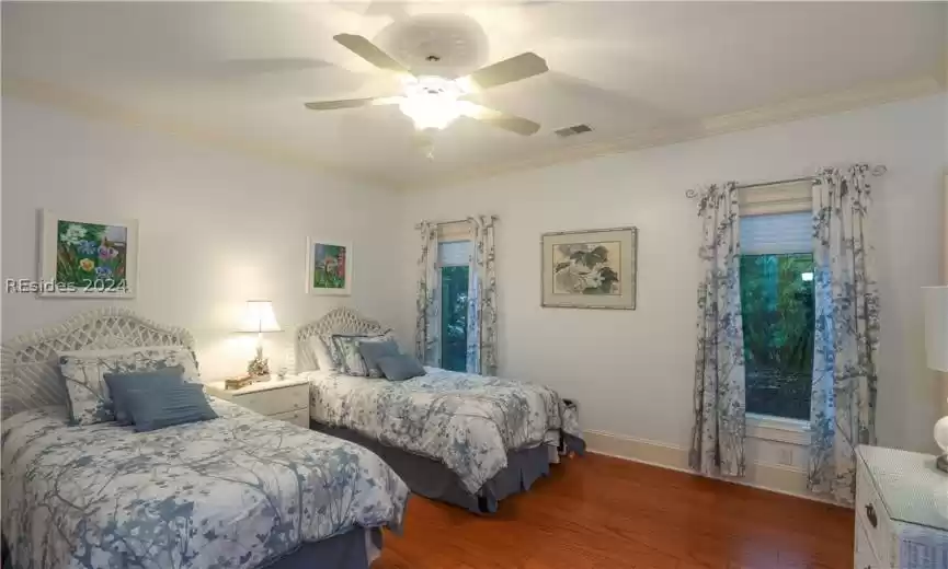 Bedroom with 5