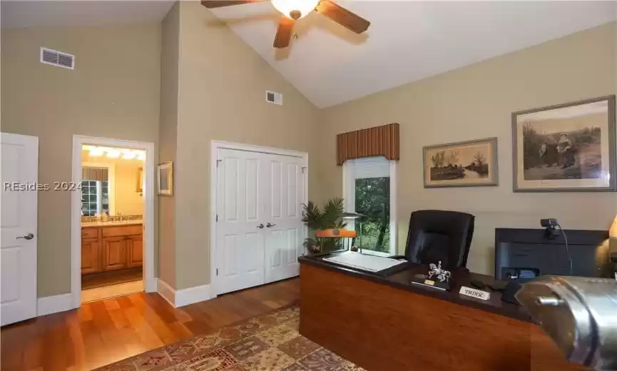 Office/3rd bedroom space with high vaulted ceiling, 5