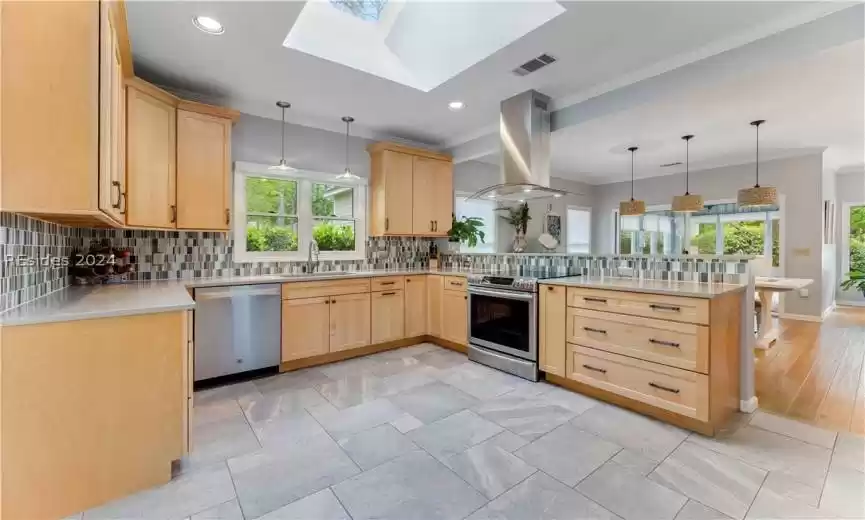 Gorgeous kitchen for some great cooking!